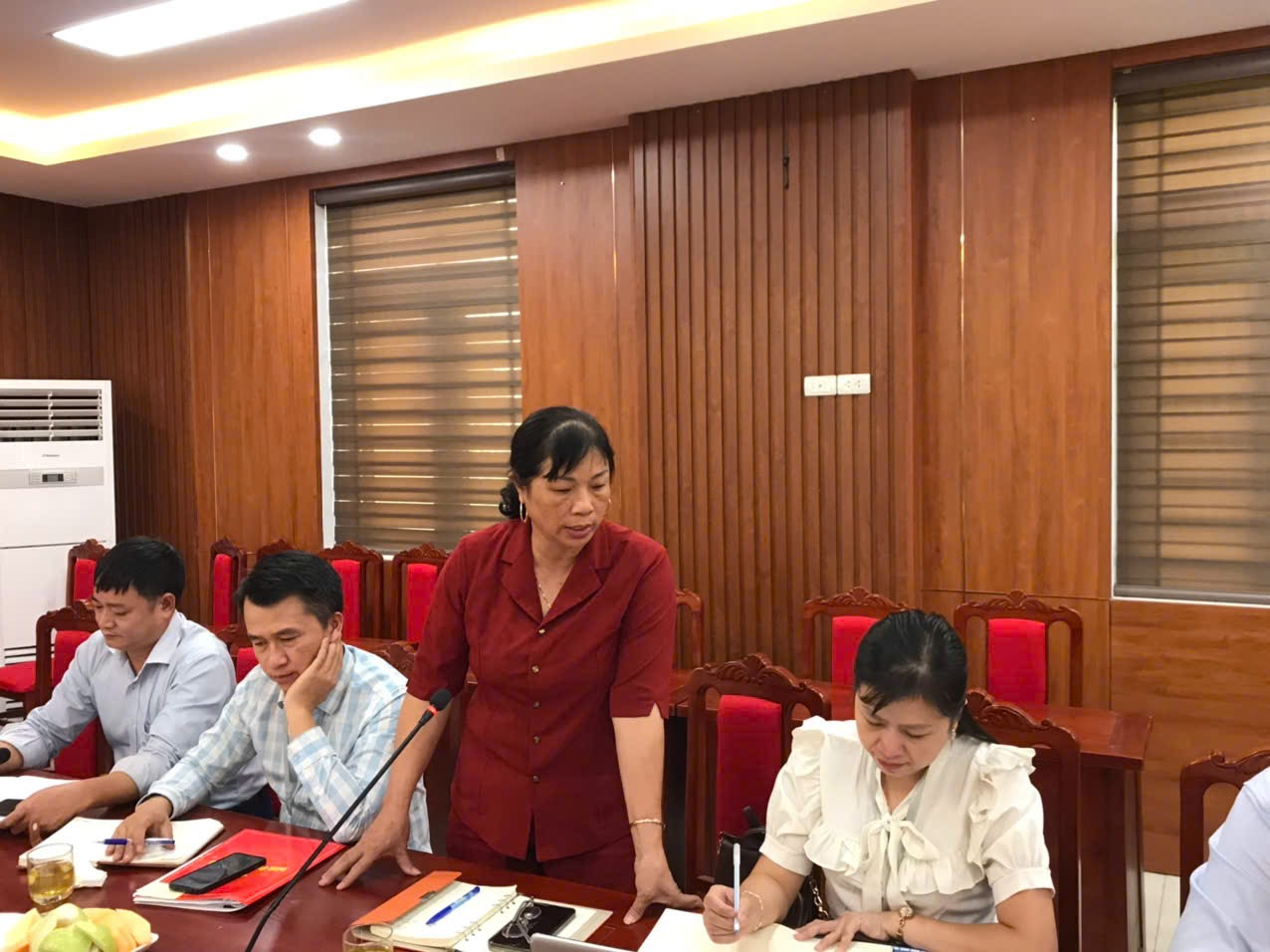 Thường trực Hội đồng nhân dân xã Vĩnh Thanh tổ chức sơ kết hoạt động quý III và Triển khai phương hướng nhiệm vụ quý IV năm 2025- Ảnh 11.