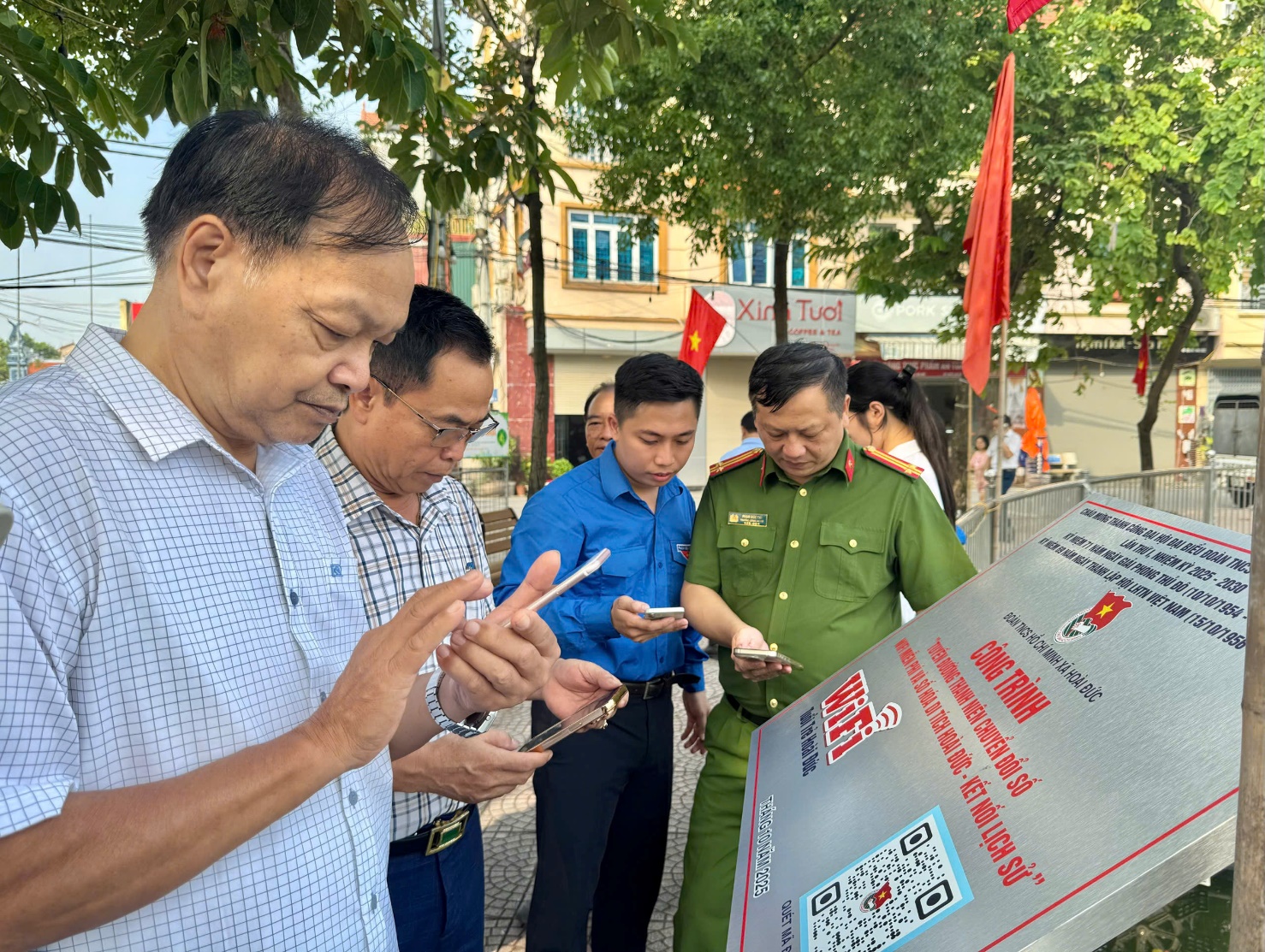 Đoàn thanh niên tổ chức khánh thành và ra mắt Công trình “Tuyến đường thanh niên Chuyển đổi số”- Ảnh 7.