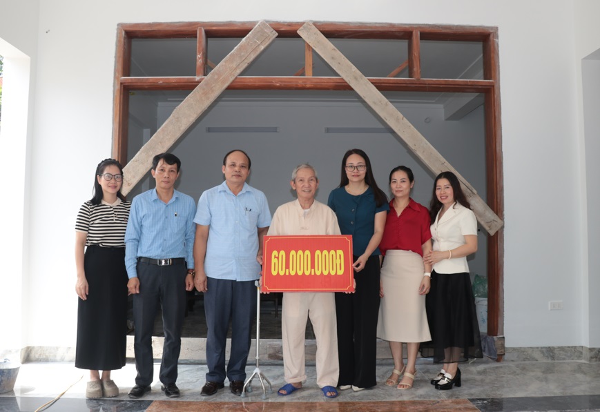 Xã Mỹ Đức bàn giao kinh phí hỗ trợ xây, sửa nhà ở cho người có công và thân nhân liệt sỹ- Ảnh 3.