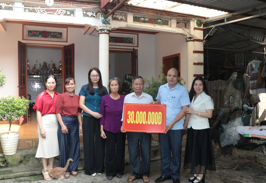 Xã Mỹ Đức bàn giao kinh phí hỗ trợ xây, sửa nhà ở cho người có công và thân nhân liệt sỹ- Ảnh 8.