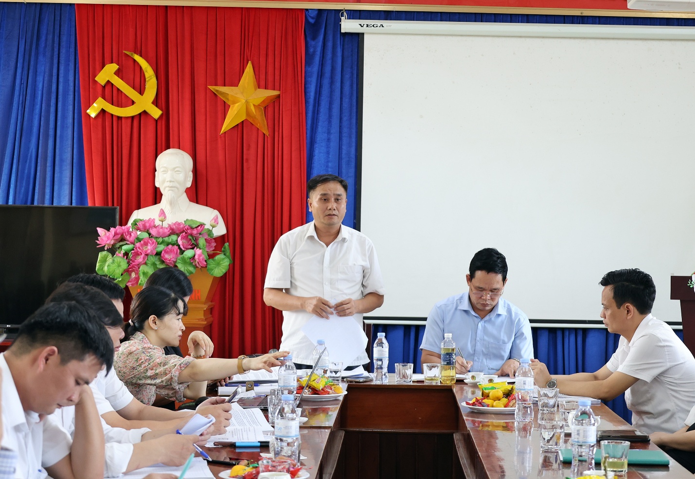 Ban Kinh tế - Ngân sách HĐND xã giám sát việc chấp hành pháp luật trong công tác tổ chức thực hiện thu và sử dụng các khoản thu tại trường THCS Thủy Xuân Tiên- Ảnh 2.