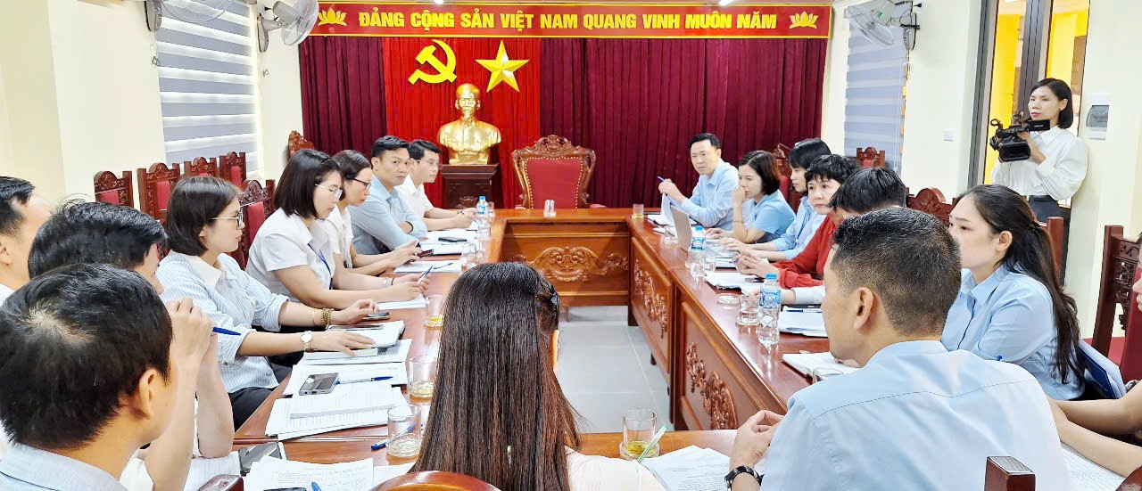 Đoàn kiểm tra công tác cải cách hành chính làm việc tại xã Hát Môn- Ảnh 1.