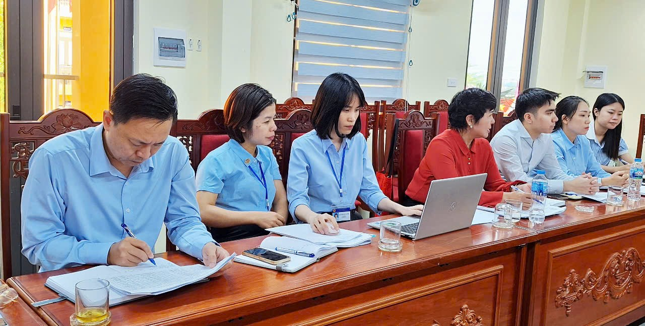 Đoàn kiểm tra công tác cải cách hành chính làm việc tại xã Hát Môn- Ảnh 3.