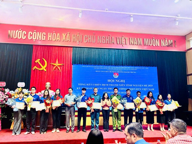 Phường Hai Bà Trưng tổ chức thành công Hội nghị tổng kết Chiến dịch Thanh niên Tình nguyện Hè 2025 và Kỷ niệm 69 năm Ngày Truyền thống Hội Liên hiệp Thanh niên Việt Nam- Ảnh 2.