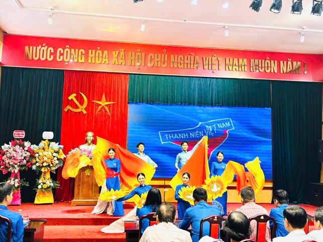 Phường Hai Bà Trưng tổ chức thành công Hội nghị tổng kết Chiến dịch Thanh niên Tình nguyện Hè 2025 và Kỷ niệm 69 năm Ngày Truyền thống Hội Liên hiệp Thanh niên Việt Nam- Ảnh 5.