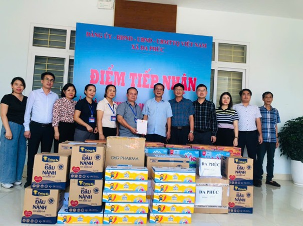 Xã Yên Lãng tổ chức hỗ trợ đồng bào các xã Đa Phúc và Trung Giã khắc phục hậu quả bão lũ năm 2025- Ảnh 2.