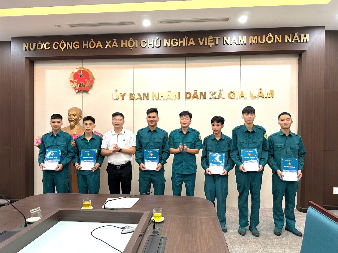 Ban Chỉ huy quân sự xã Gia Lâm tổ chức hội nghị công bố quyết định giải thể đơn vị dân quân thường trực- Ảnh 2.