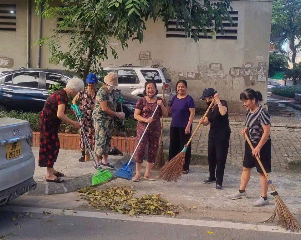 Chùm ảnh: phường Phương Liệt duy trì ra quân tổng vệ sinh môi trường vào sáng thứ Bảy hàng tuần chào mừng Đại hội đại biểu Đảng bộ thành phố Hà Nội lần thứ XVIII- Ảnh 5.