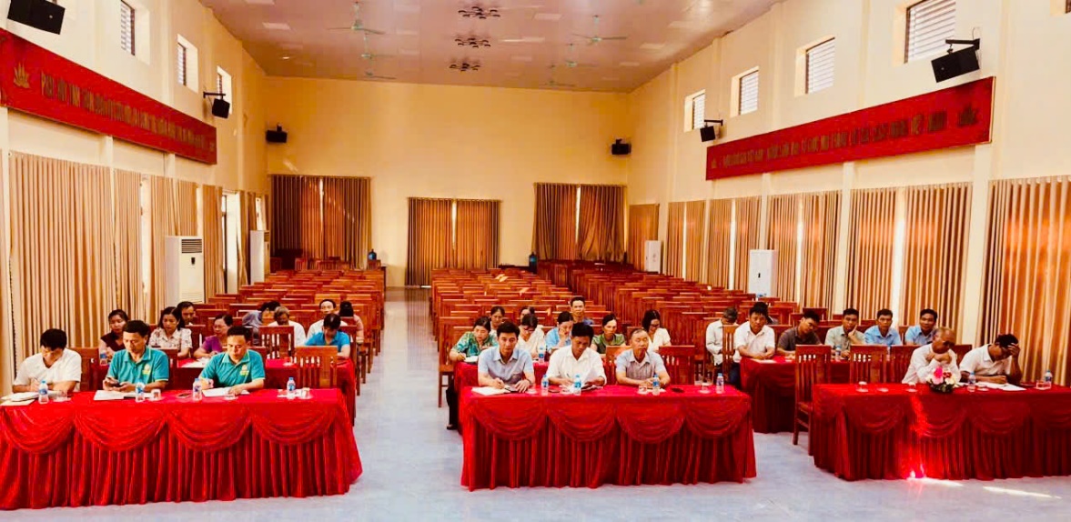 Hội nông dân xã Hồng Sơn đánh giá kết quả hoạt động Quý III và triển khai các hoạt động kỷ niệm 95 năm ngày thành lập Hội Nông dân- Ảnh 1.