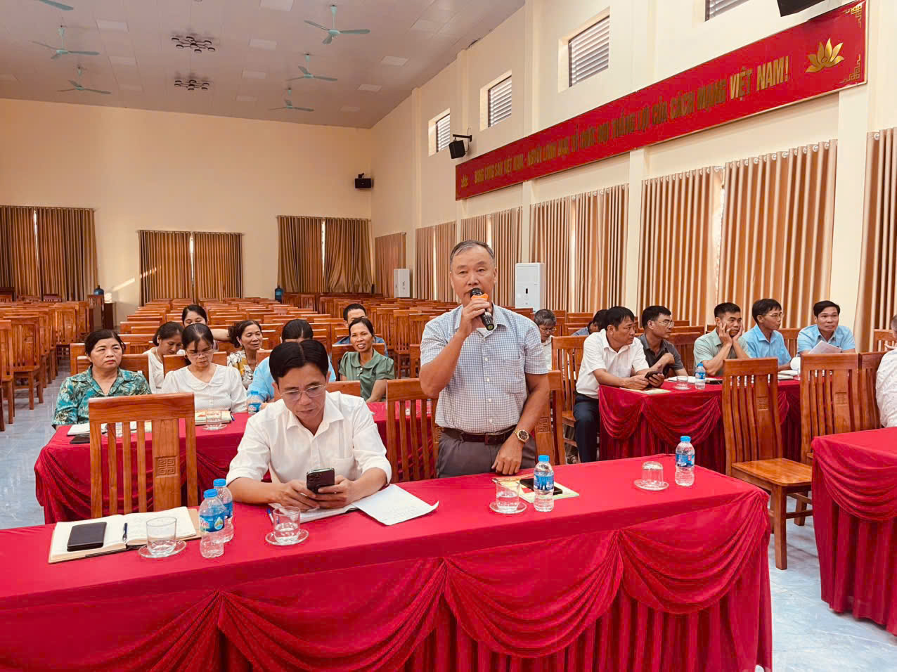 Hội nông dân xã Hồng Sơn đánh giá kết quả hoạt động Quý III và triển khai các hoạt động kỷ niệm 95 năm ngày thành lập Hội Nông dân- Ảnh 4.
