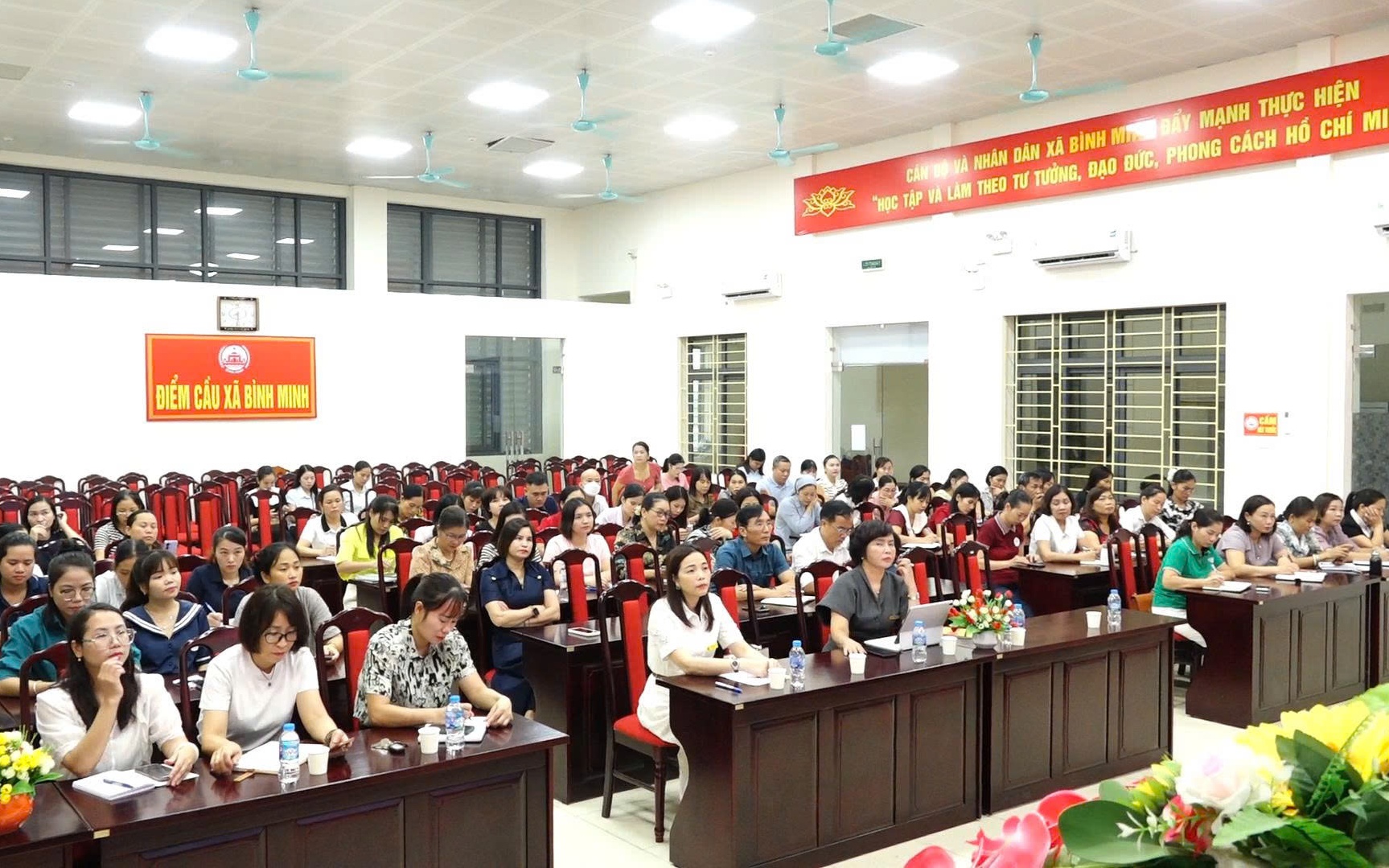 Ảnh: Quang cảnh buổi tập huấn