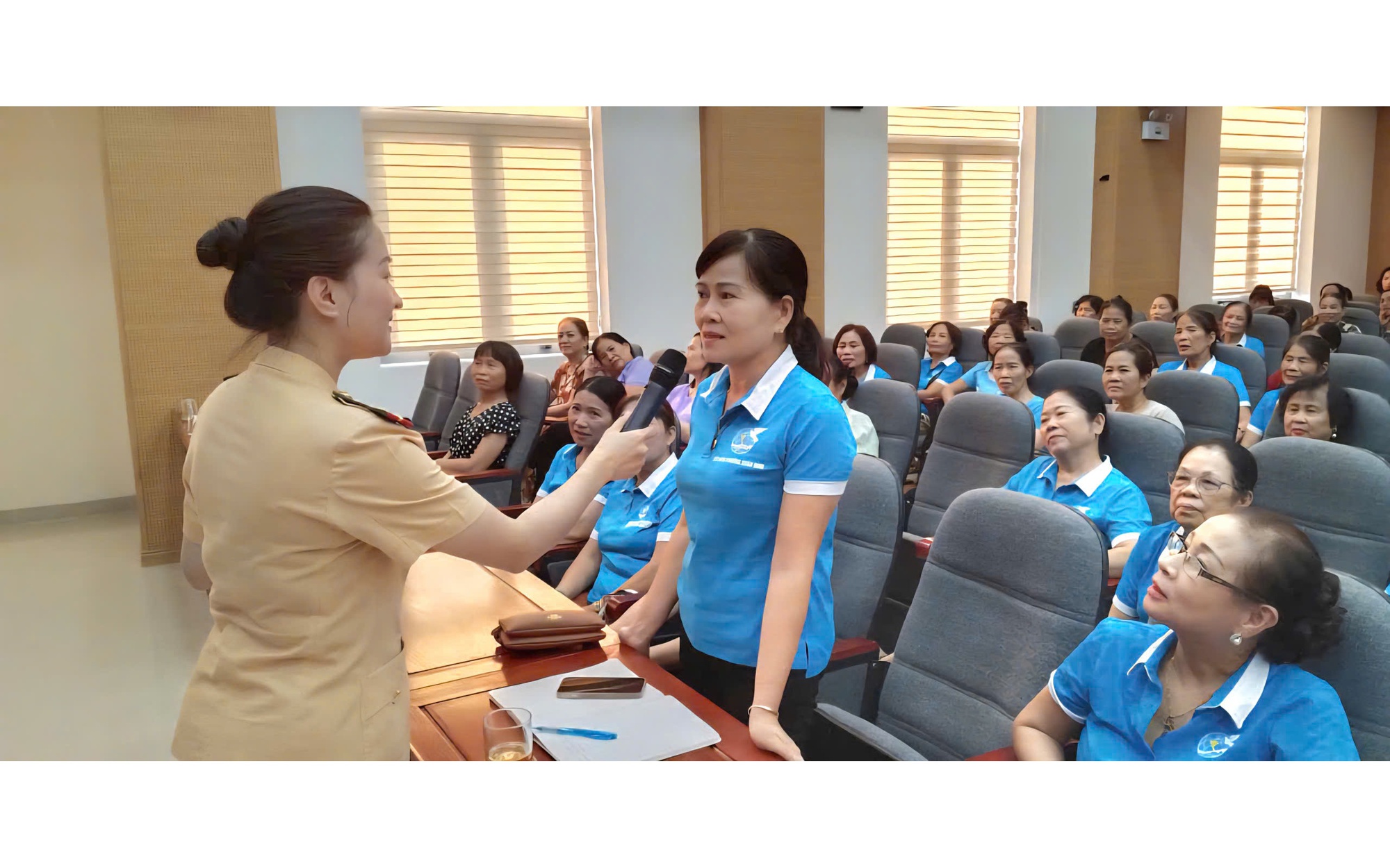 250 cán bộ, hội viên Hội Liên hiệp Phụ nữ phường Xuân Đỉnh tham gia tuyên truyền, phổ biến giáo dục pháp luật về trật tự an toàn giao thông