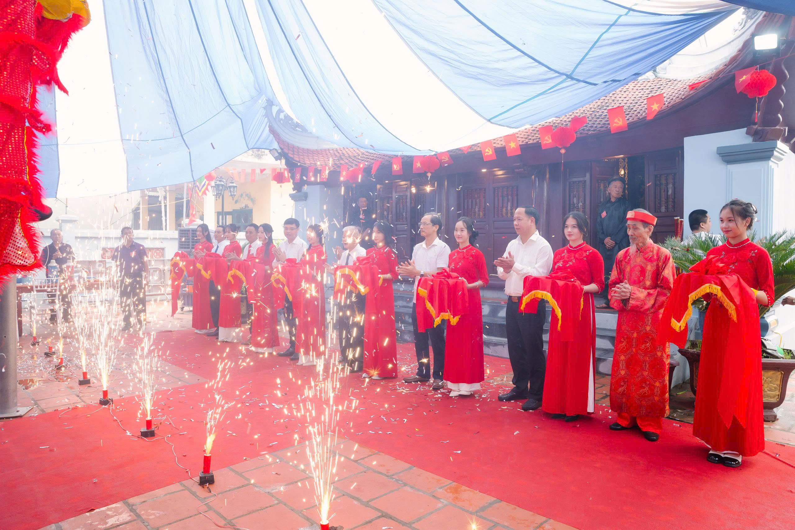 LỄ KHÁNH THÀNH MIẾU THIÊN ĐÔNG VÀ ĐÓN NHẬN CHỨNG NHẬN CÂY DI SẢN VIỆT NAM- Ảnh 5.