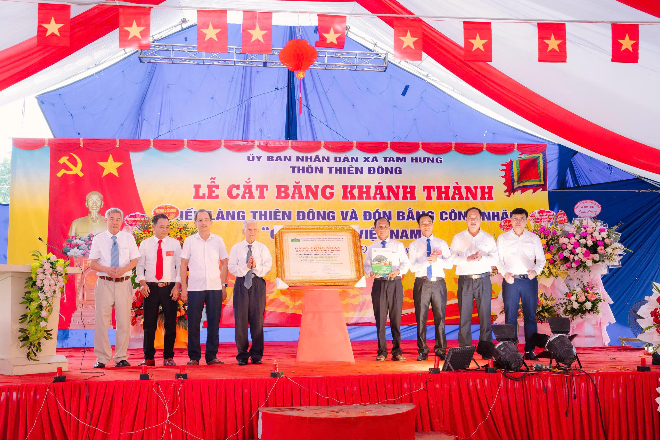 LỄ KHÁNH THÀNH MIẾU THIÊN ĐÔNG VÀ ĐÓN NHẬN CHỨNG NHẬN CÂY DI SẢN VIỆT NAM- Ảnh 6.
