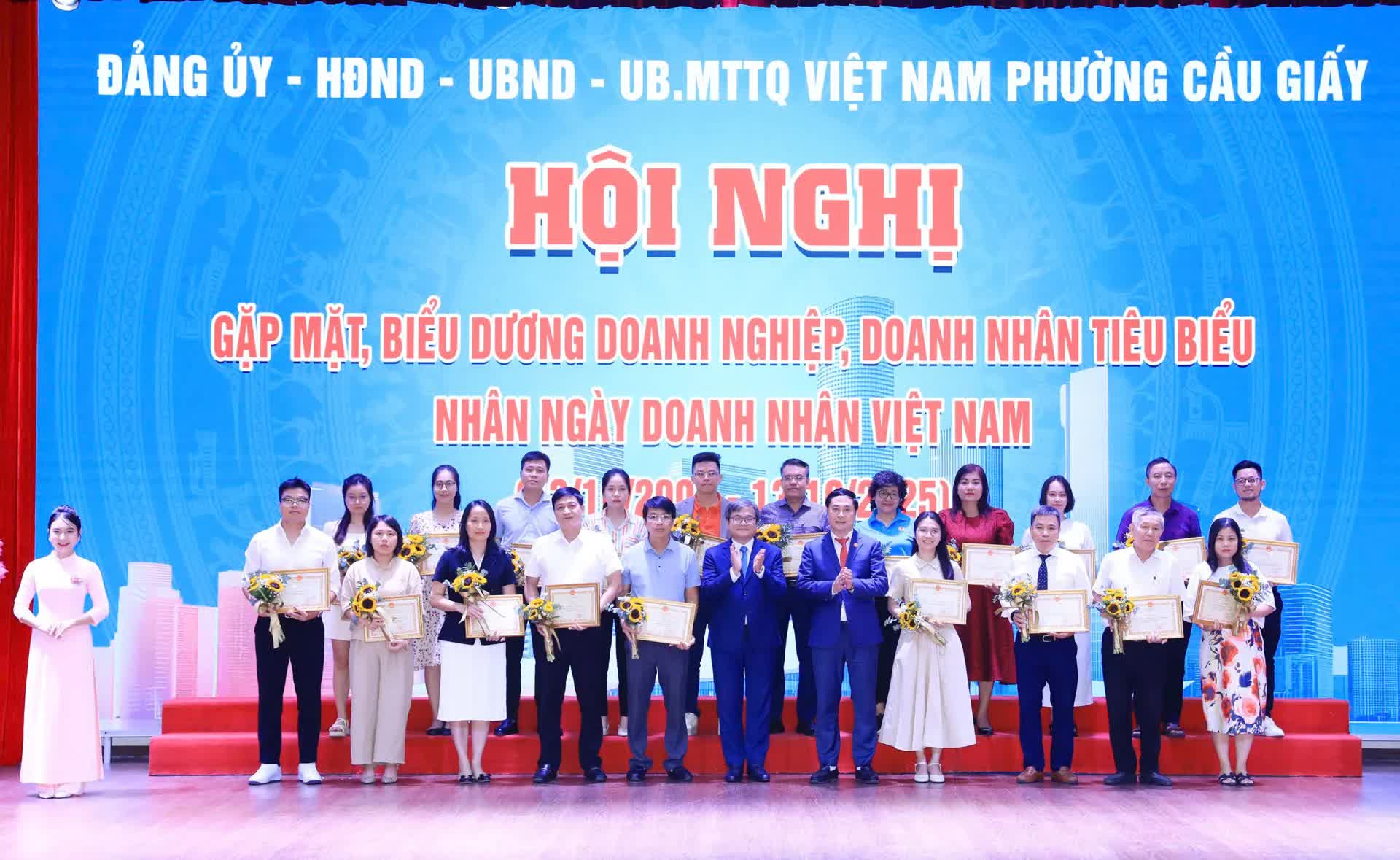 Phó Chủ tịch UBND TP Hà Nội Trương Việt Dũng gặp mặt doanh nghiệp phường Cầu Giấy- Ảnh 5.