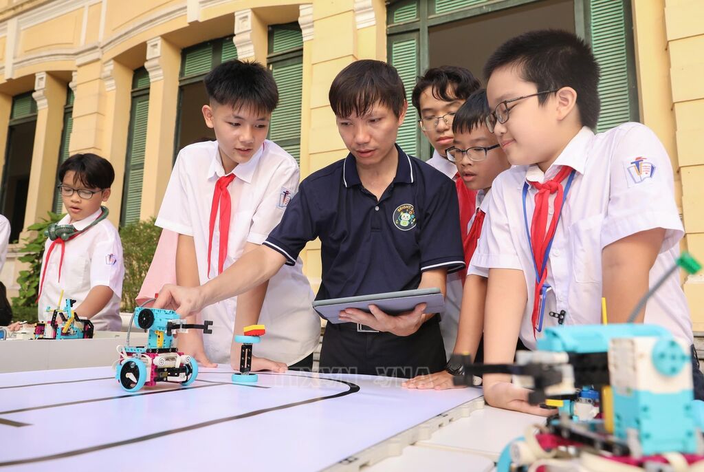 Đại hội Đảng bộ thành phố Hà Nội: Xây nền tri thức, chắp cánh tương lai- Ảnh 1.