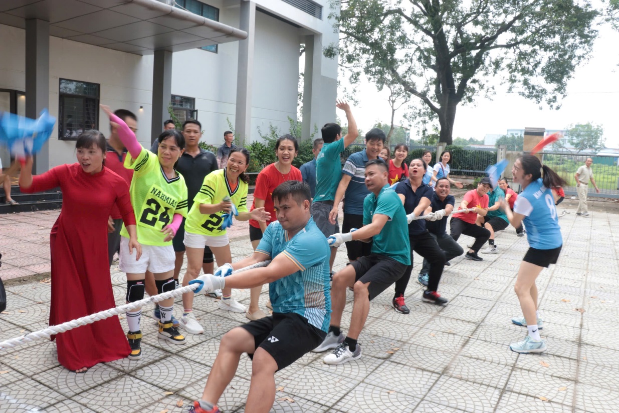 Hồng Sơn sôi nổi Hội thao chào mừng kỷ niệm 95 năm thành lập Hội Nông dân Việt Nam và Hội LHPN Việt Nam- Ảnh 5.