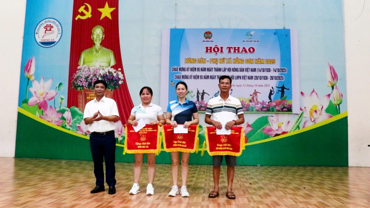 Hồng Sơn sôi nổi Hội thao chào mừng kỷ niệm 95 năm thành lập Hội Nông dân Việt Nam và Hội LHPN Việt Nam- Ảnh 8.