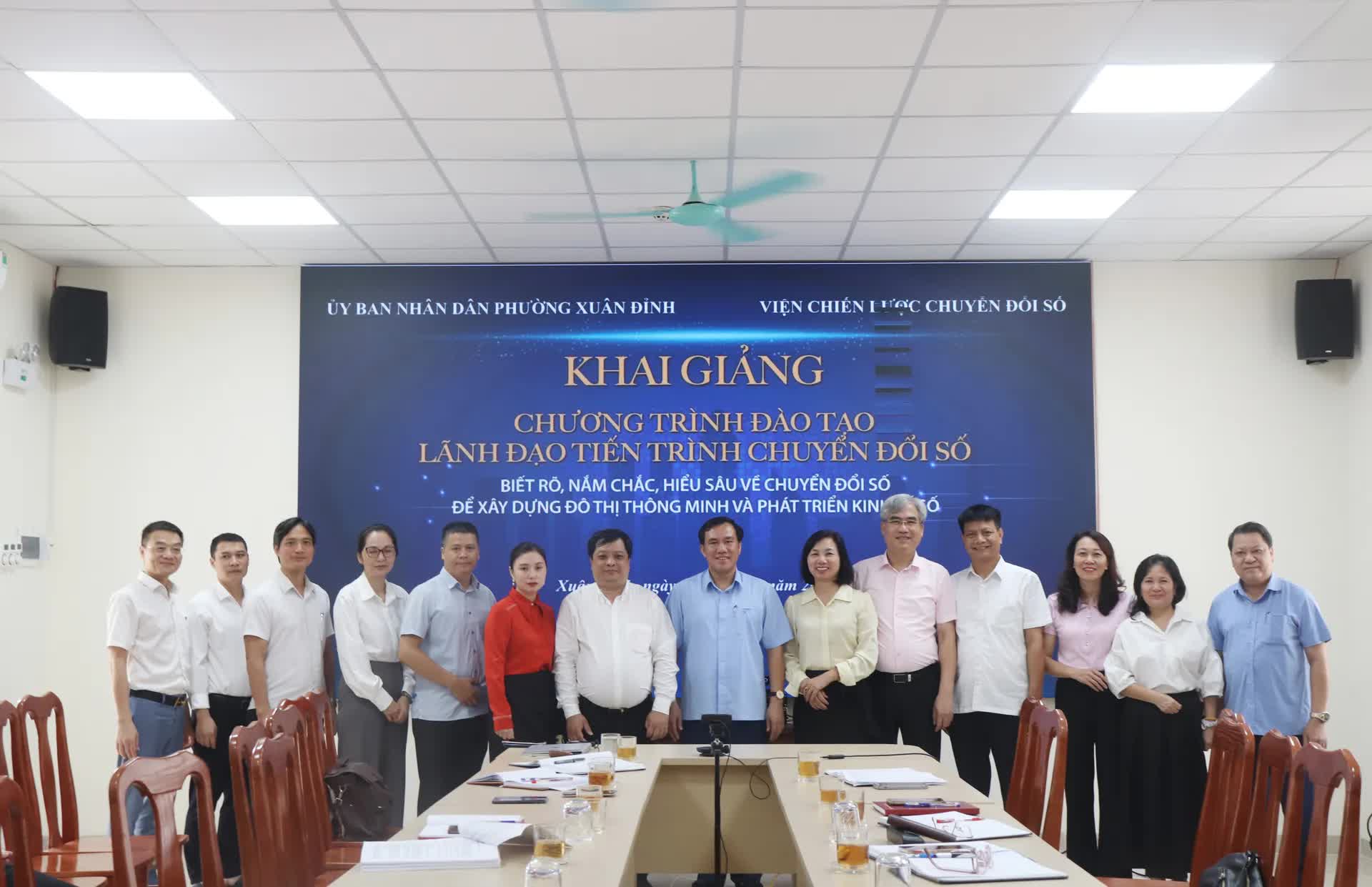 Phường Xuân Đỉnh: Tiên phong chuyển đổi số, xây dựng đô thị thông minh, kiểu mẫu- Ảnh 3.