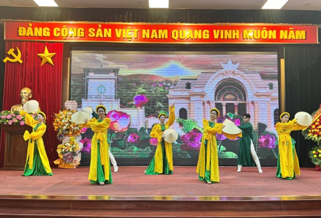 Hoài Đức tổ chức Hội nghị gặp mặt doanh nghiệp, doanh nhân, hộ kinh doanh tiêu biểu nhân kỷ niệm 21 năm ngày Doanh nhân Việt Nam (13/10/2004 – 13/10/2025)- Ảnh 2.