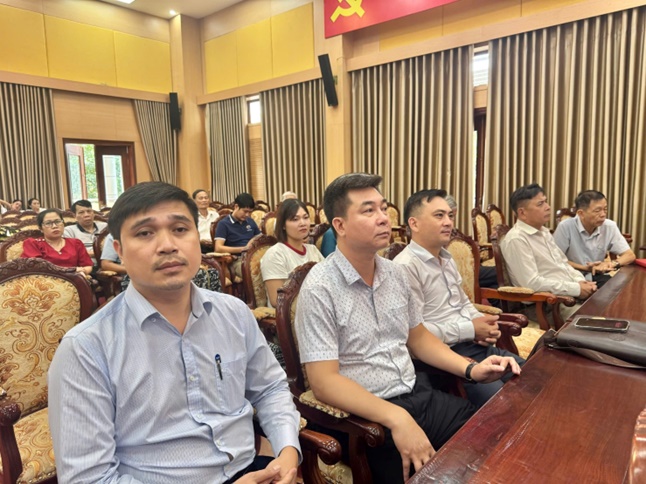 Hoài Đức tổ chức Hội nghị gặp mặt doanh nghiệp, doanh nhân, hộ kinh doanh tiêu biểu nhân kỷ niệm 21 năm ngày Doanh nhân Việt Nam (13/10/2004 – 13/10/2025)- Ảnh 5.