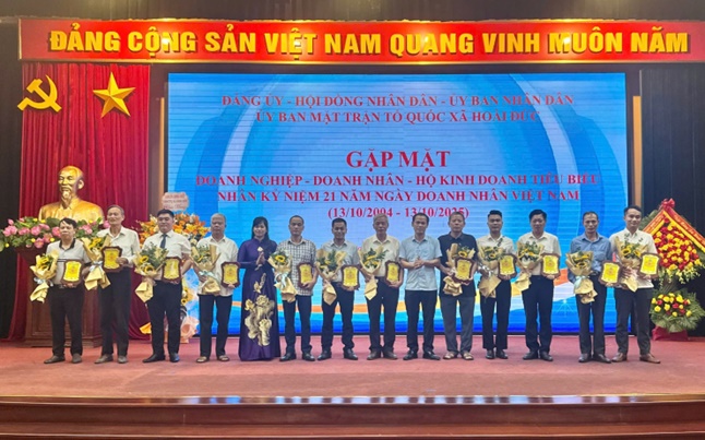 Hoài Đức tổ chức Hội nghị gặp mặt doanh nghiệp, doanh nhân, hộ kinh doanh tiêu biểu nhân kỷ niệm 21 năm ngày Doanh nhân Việt Nam (13/10/2004 – 13/10/2025)- Ảnh 10.