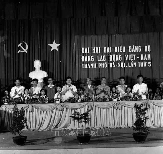 Dấu ấn Đảng bộ Thành phố Hà Nội qua các kỳ Đại hội- Ảnh 2.