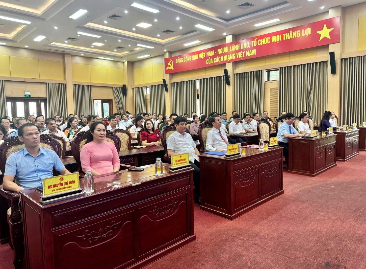 Hoài Đức tổ chức Hội nghị gặp mặt doanh nghiệp, doanh nhân, hộ kinh doanh tiêu biểu nhân kỷ niệm 21 năm ngày Doanh nhân Việt Nam (13/10/2004 – 13/10/2025)- Ảnh 1.