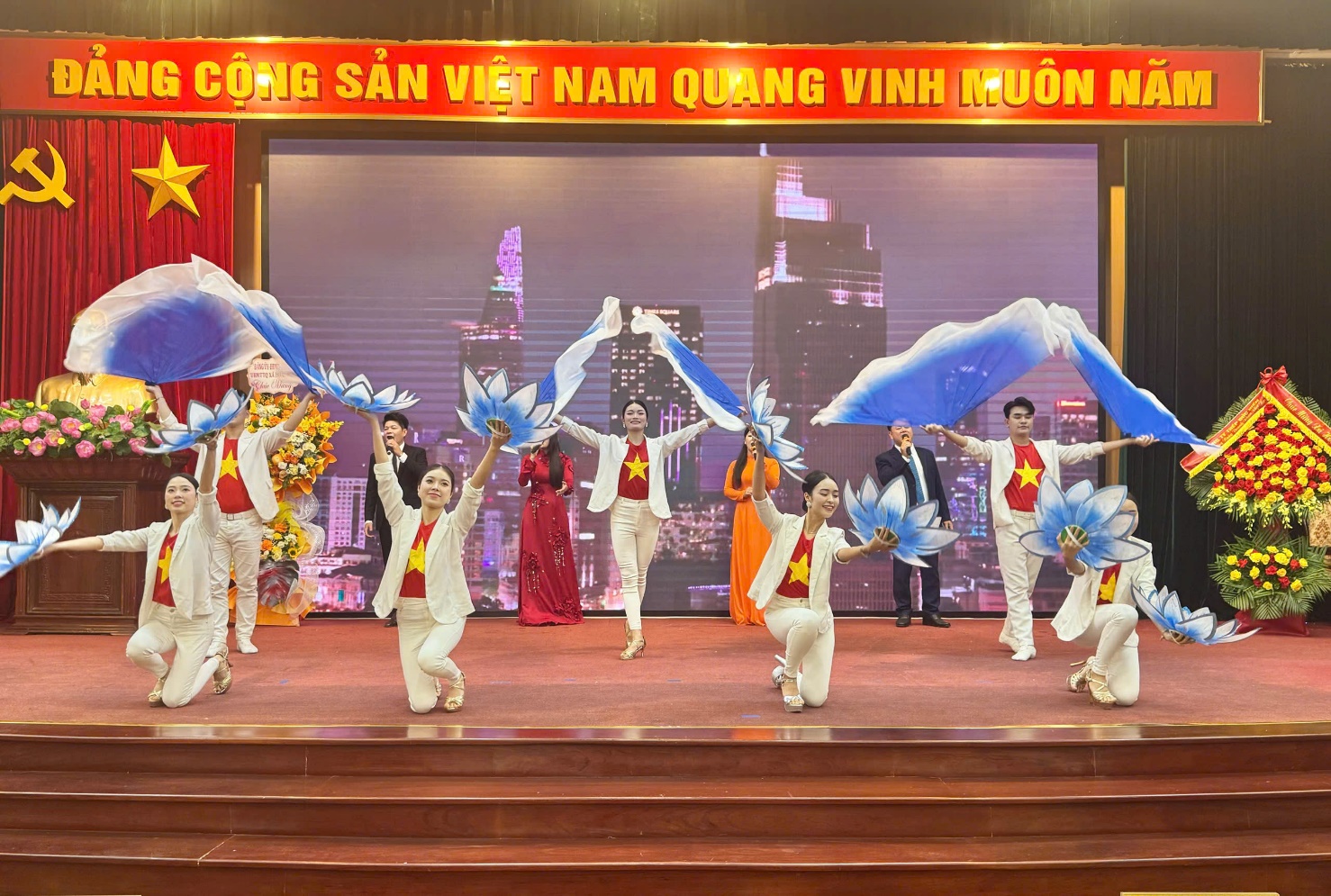 Hoài Đức tổ chức Hội nghị gặp mặt doanh nghiệp, doanh nhân, hộ kinh doanh tiêu biểu nhân kỷ niệm 21 năm ngày Doanh nhân Việt Nam (13/10/2004 – 13/10/2025)- Ảnh 3.