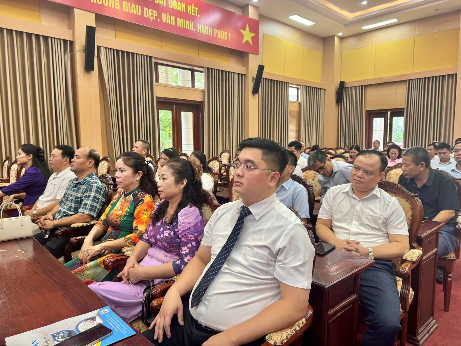 Hoài Đức tổ chức Hội nghị gặp mặt doanh nghiệp, doanh nhân, hộ kinh doanh tiêu biểu nhân kỷ niệm 21 năm ngày Doanh nhân Việt Nam (13/10/2004 – 13/10/2025)- Ảnh 6.