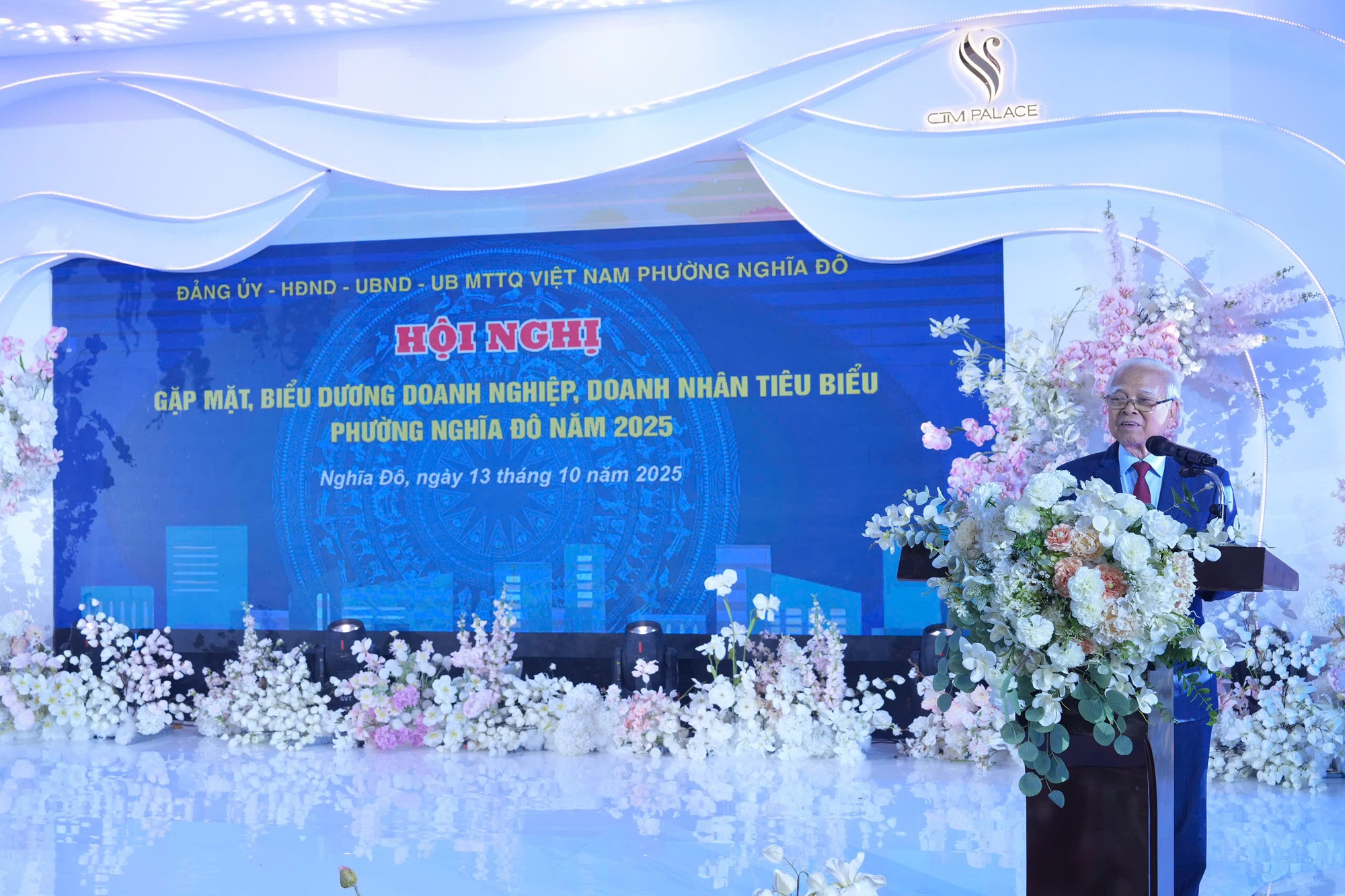 Phường Nghĩa Đô biểu dương 39 doanh nghiệp, doanh nhân tiêu biểu nhân kỷ niệm 21 năm ngày doanh nhân Việt Nam- Ảnh 4.