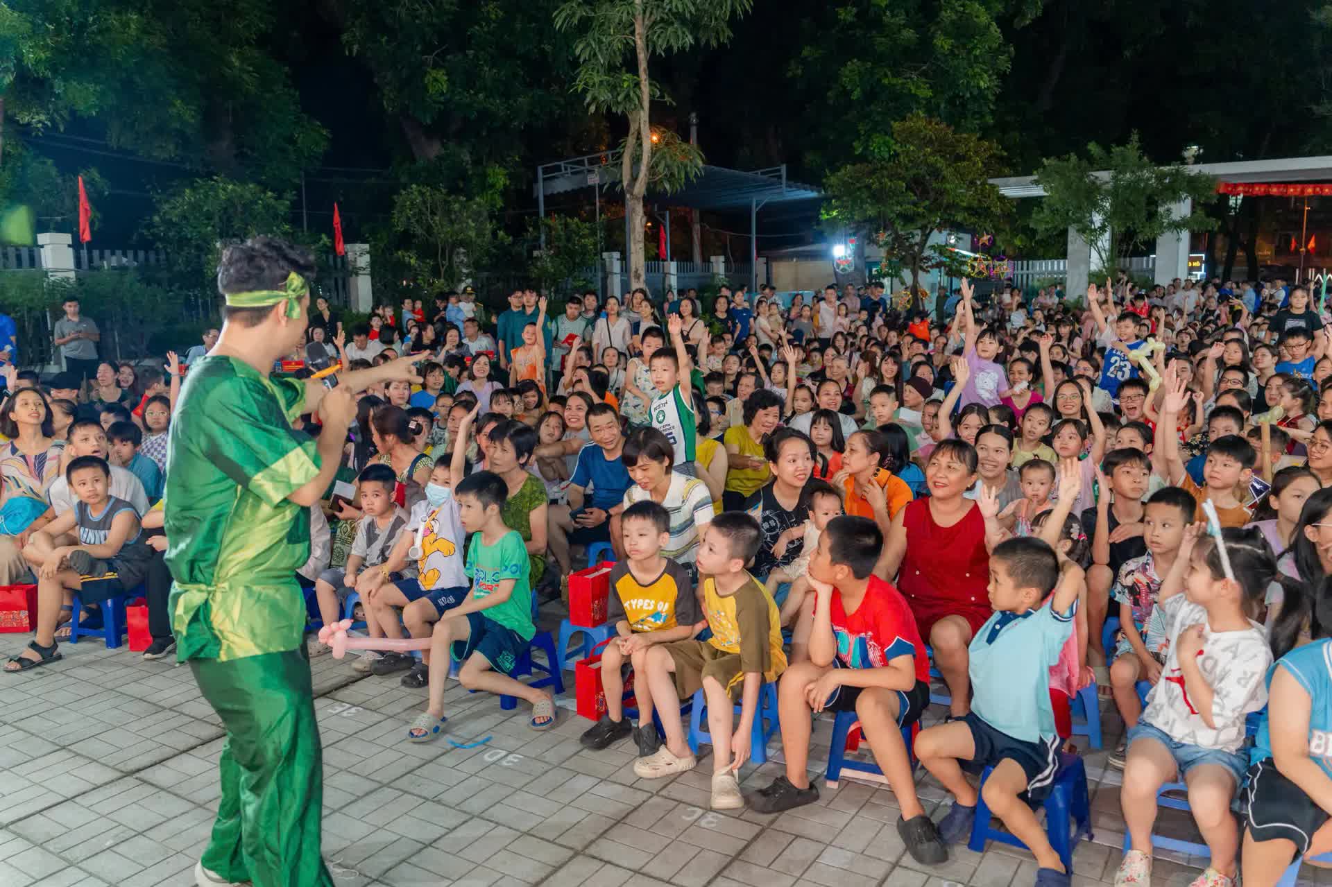“ĐÊM HỘI TRĂNG RẰM” - NGÀY HỘI CỦA THIẾU NHI PHƯỜNG KIM LIÊN- Ảnh 3.
