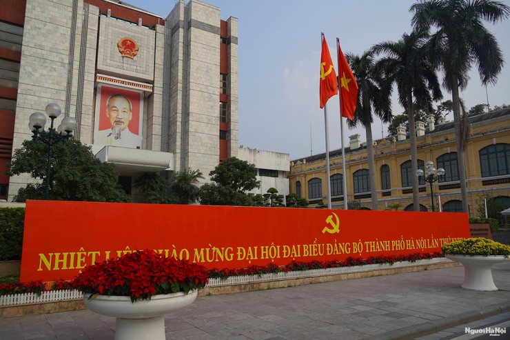 Nhiệt liệt chào mừng Đại hội đại biểu đảng bộ thành phố Hà Nội lần thứ XVIII, nhiệm kỳ 2025 - 2030- Ảnh 3.