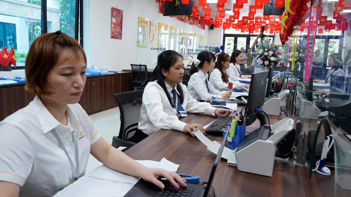 Phường Đống Đa làm chủ công nghệ, gần 80% hồ sơ hành chính giải quyết trực tuyến- Ảnh 3.