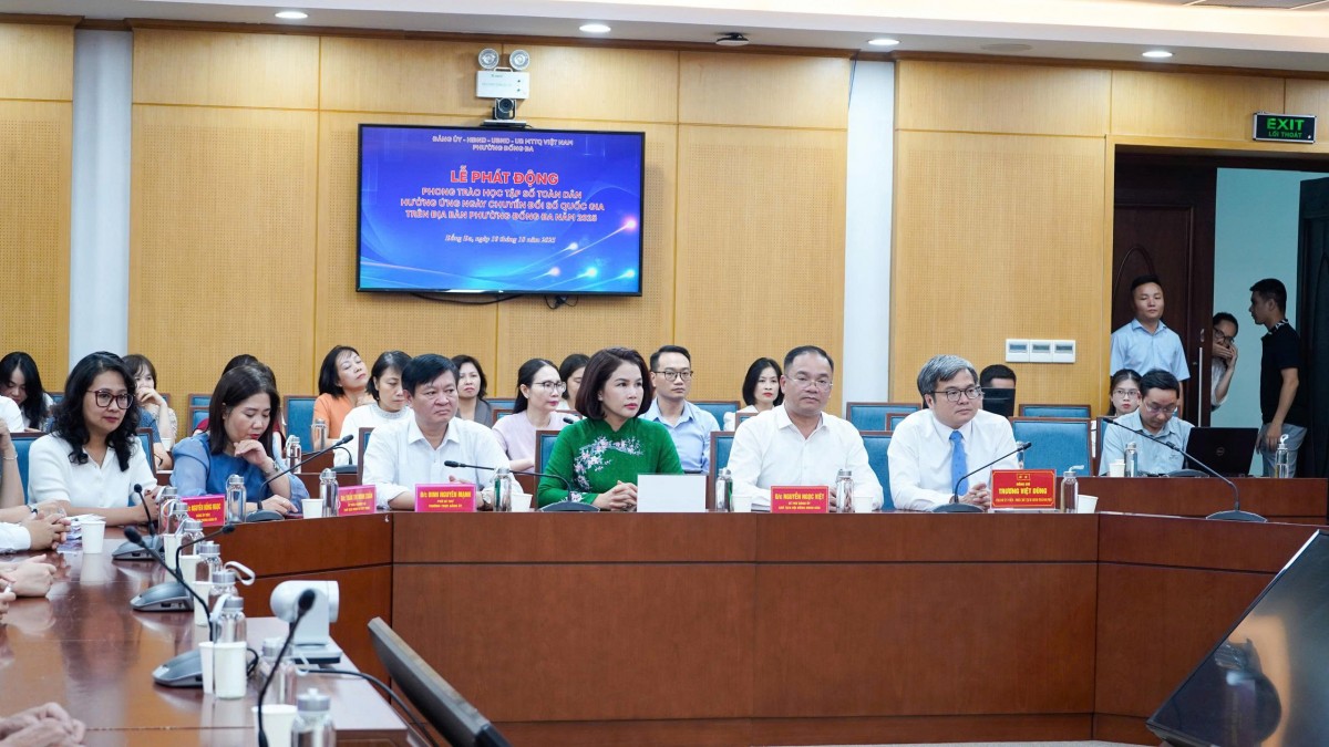 Phường Đống Đa làm chủ công nghệ, gần 80% hồ sơ hành chính giải quyết trực tuyến- Ảnh 2.