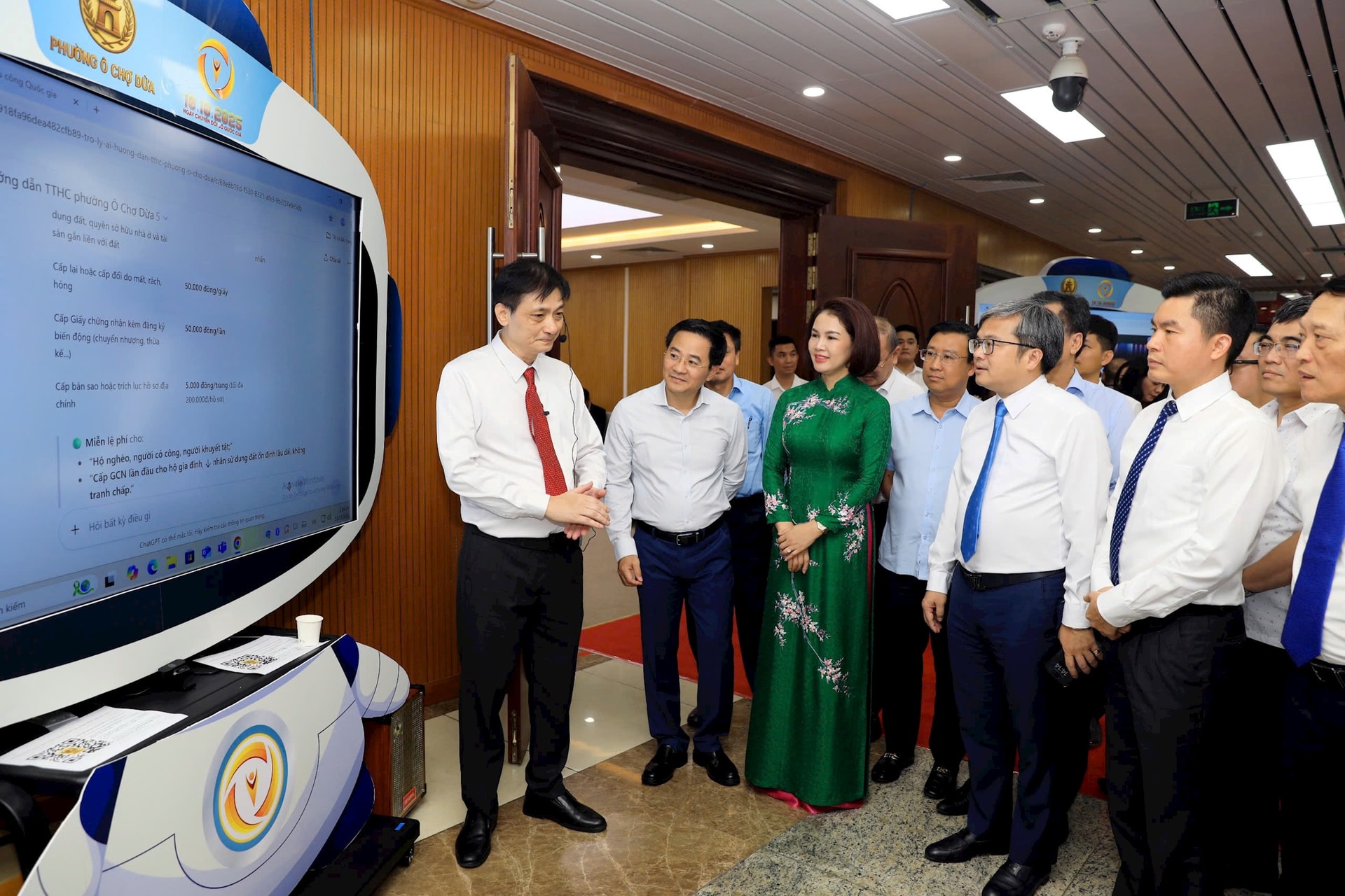 Hai phường Đống Đa, Ô Chợ Dừa tạo bứt phá trong cải cách thủ tục hành chính, chuyển đổi số- Ảnh 4.