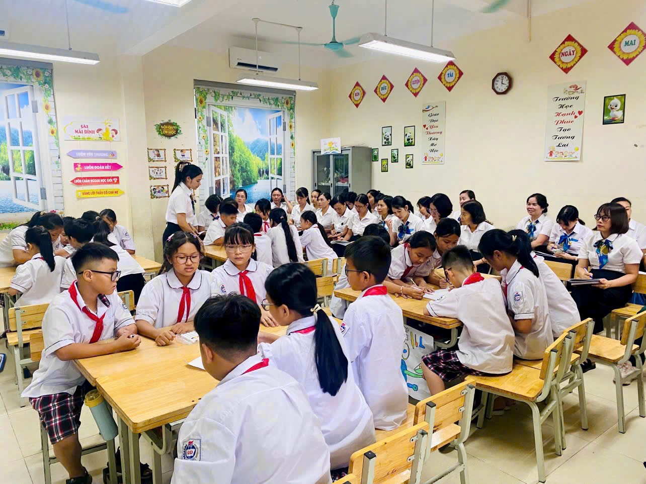 Trường Tiểu học Tây Đằng A tổ chức chuyên đề giáo dục STEM với bài học “Tách muối ra khỏi dung dịch”- Ảnh 1.