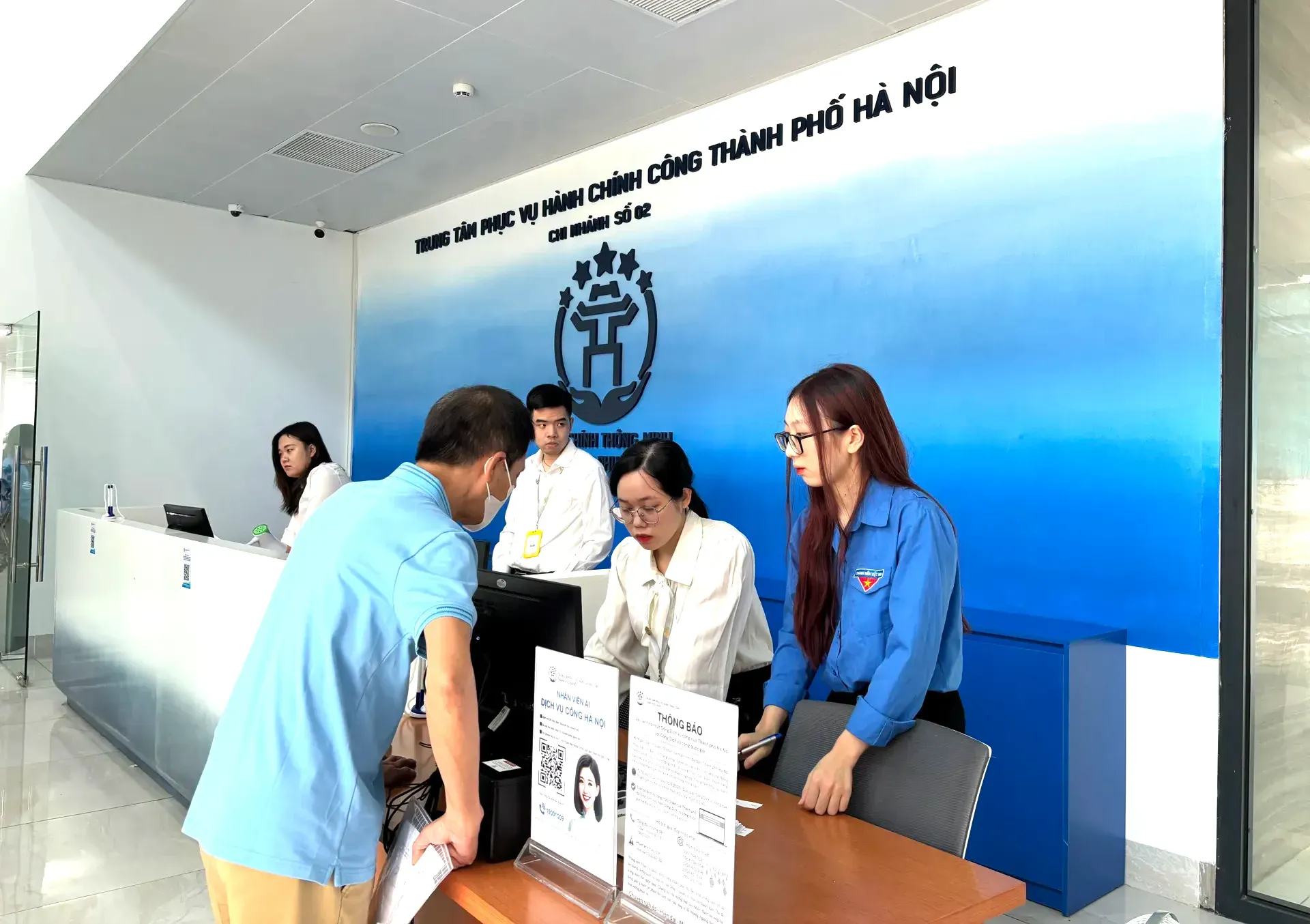 Hà Nội thí điểm “Mô hình cộng tác viên hành chính công” đưa dịch vụ công đến gần dân hơn- Ảnh 1.