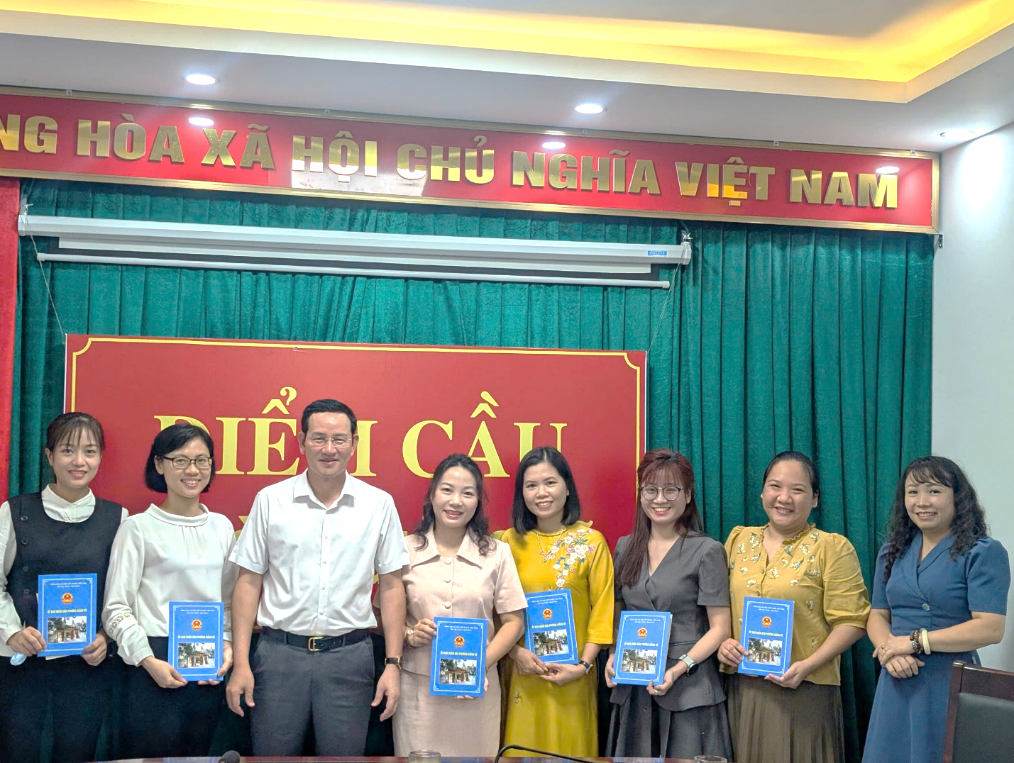 PHƯỜNG GIẢNG VÕ: GẶP MẶT, ĐỘNG VIÊN KHÍCH LỆ 06 GIÁO VIÊN TIÊU BIỂU DỰ THI GIÁO VIÊN DẠY GIỎI THCS CẤP THÀNH PHỐ NĂM HỌC 2025-2026- Ảnh 3.