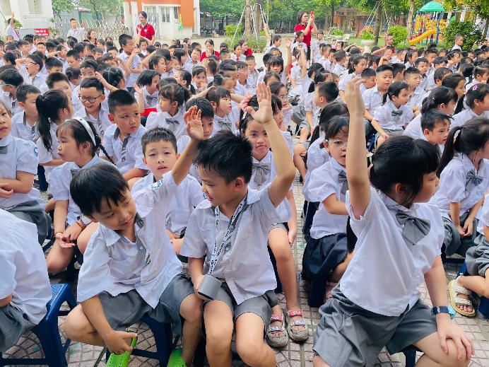 Tăng cường tuyên truyền, nâng cao ý thức phòng cháy chữa cháy và cứu nạn cứu hộ tại trường tiểu học Triều Khúc.- Ảnh 4.