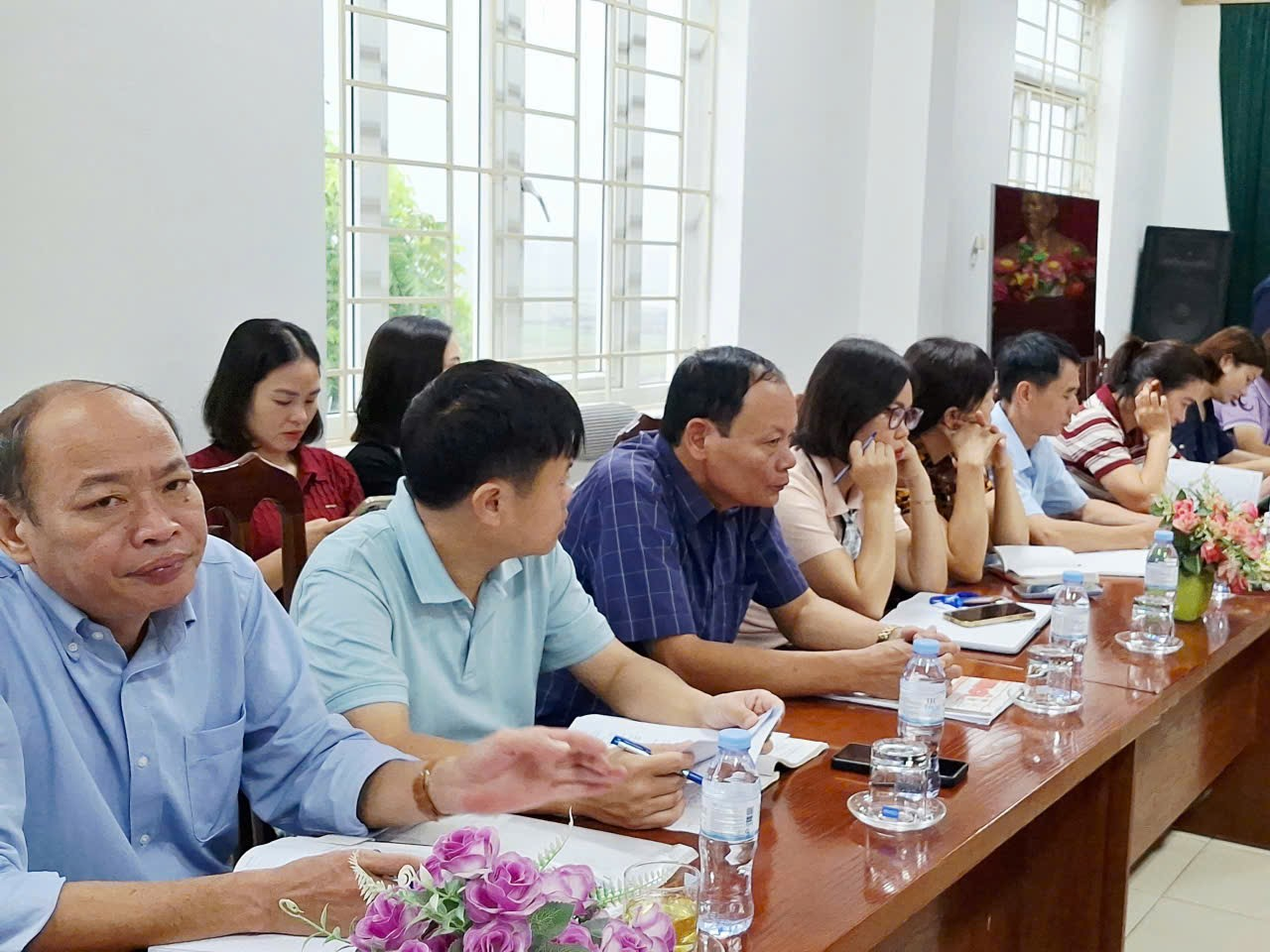 UBND xã làm việc với Trạm Y tế xã nghe báo cáo tình hình hoạt động- Ảnh 5.