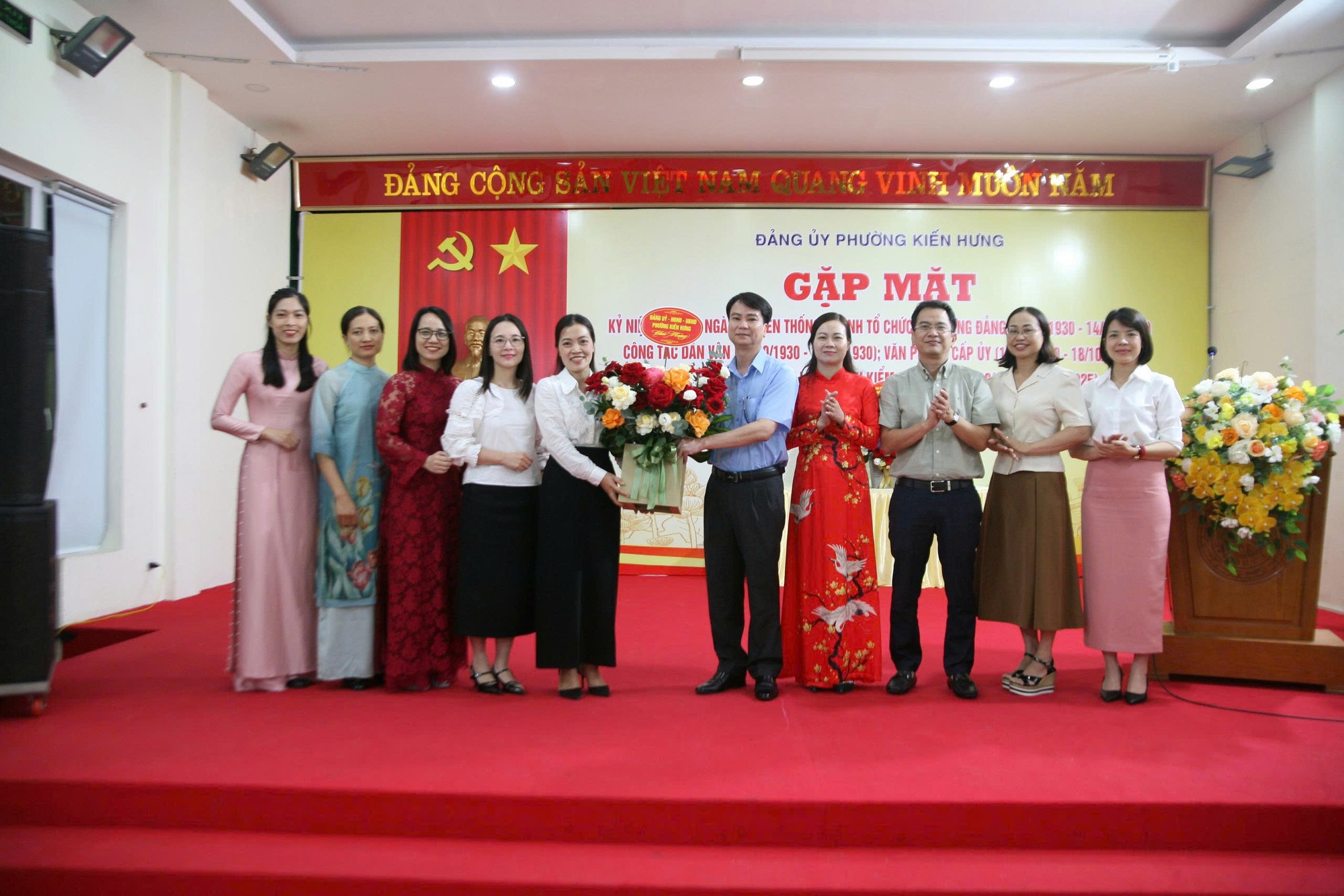 Đảng ủy phường Kiến Hưng gặp mặt cán bộ nhân ngày truyền thống các Ban xây dựng Đảng- Ảnh 4.