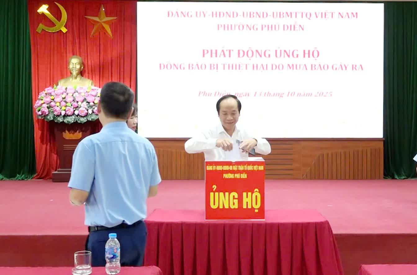 Phường Phú Diễn phát động ủng hộ đồng bào bị thiệt hại do mưa bão- Ảnh 2.
