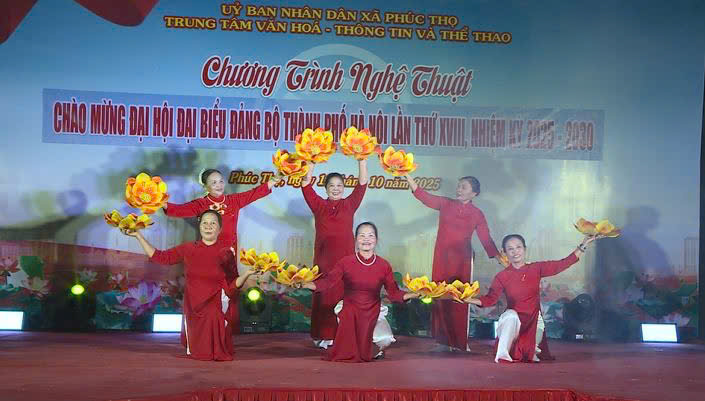 Đảng bộ, chính quyền và Nhân dân xã Phúc Thọ hướng về Đại hội Đại biểu Đảng bộ Thành phố Hà Nội lần thứ XVIII, nhiệm kỳ 2025–2030- Ảnh 6.