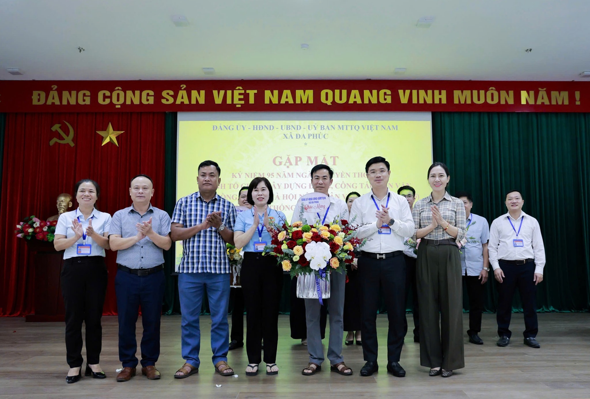 XÃ ĐA PHÚC - GẶP MẶT KỶ NIỆM NGÀY TRUYỀN THỐNG CÁC NGÀNH, CÔNG TÁC ĐẢNG VÀ NGÀY THÀNH LẬP HỘI NÔNG DÂN VIỆT NAM- Ảnh 6.