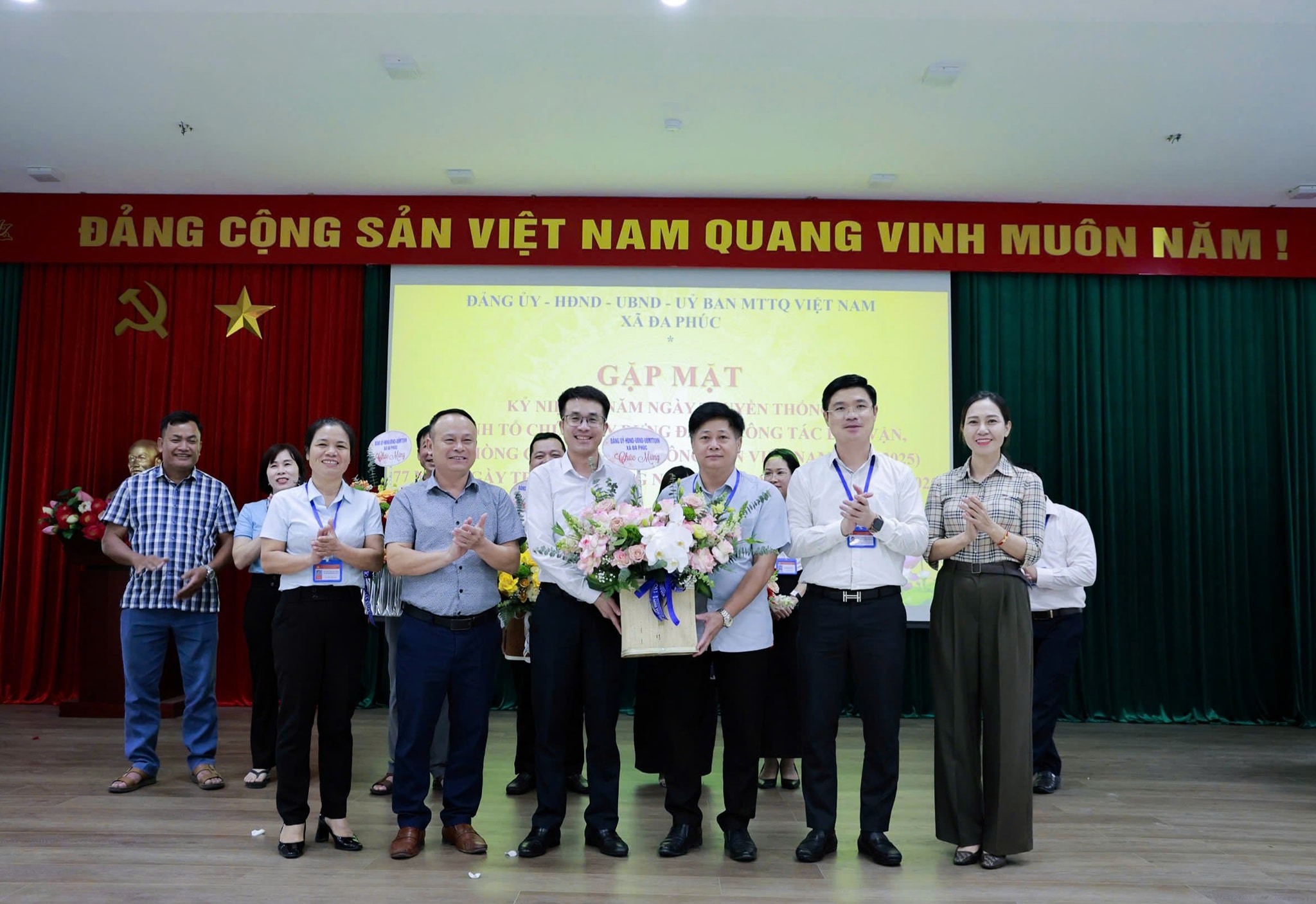 XÃ ĐA PHÚC - GẶP MẶT KỶ NIỆM NGÀY TRUYỀN THỐNG CÁC NGÀNH, CÔNG TÁC ĐẢNG VÀ NGÀY THÀNH LẬP HỘI NÔNG DÂN VIỆT NAM- Ảnh 5.