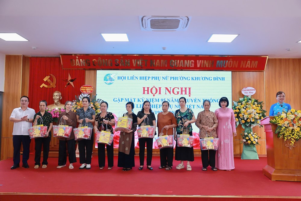 Hội LHPN phường Khương Đình gặp mặt kỷ niệm ngày 20/10- Ảnh 7.