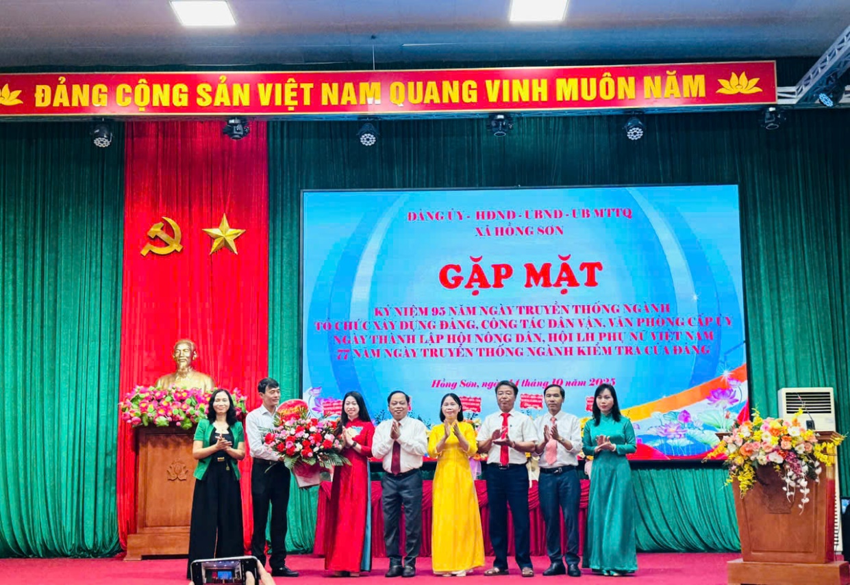 Kỷ niệm 95 năm ngành xây dựng Đảng, Văn phòng cấp ủy và 77 năm ngày thành lập ngành Kiểm tra Đảng- Ảnh 5.