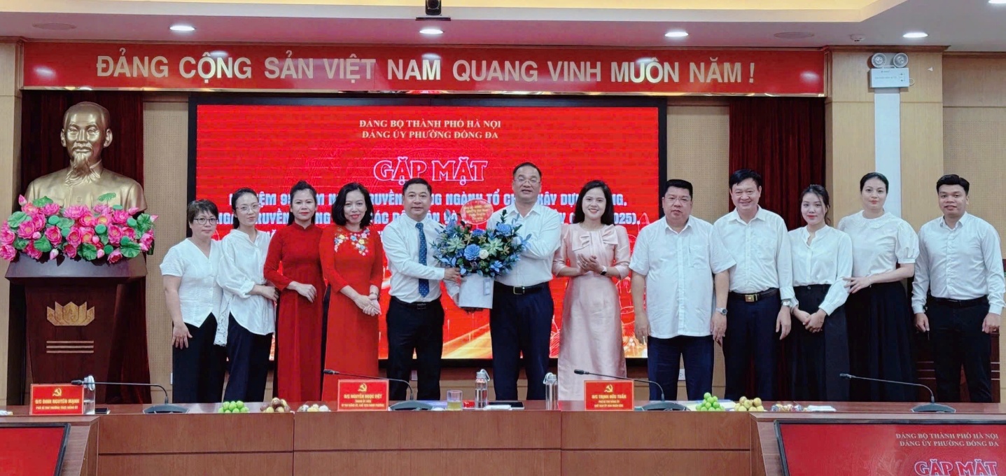 Tự hào truyền thống - Vững bước trên hành trình xây dựng Đảng thời kỳ mới- Ảnh 4.