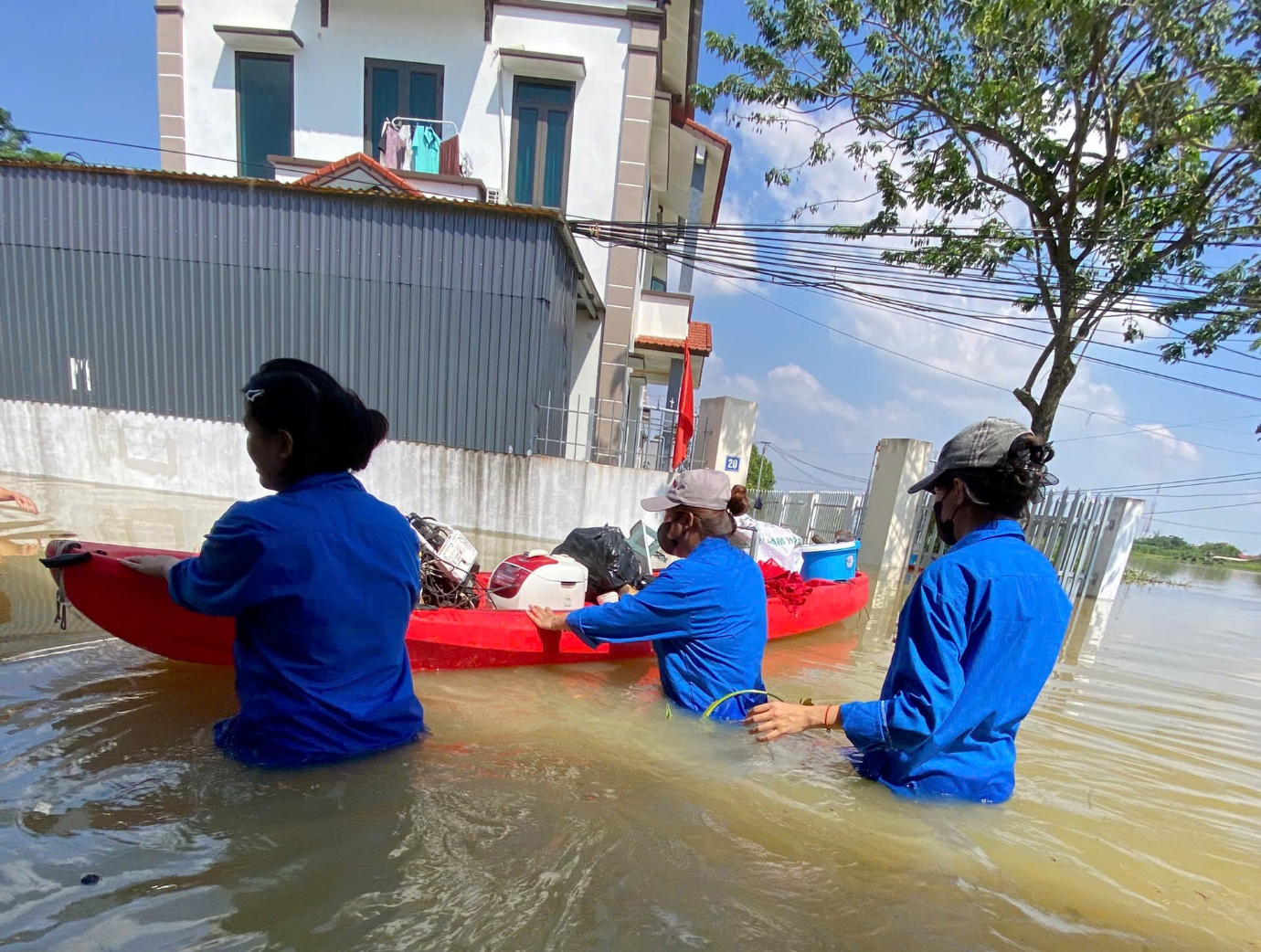 ĐOÀN XÃ GIA LÂM HƯỚNG VỀ THIẾU NHI VÙNG LŨ – LAN TỎA YÊU THƯƠNG, SẺ CHIA KHÓ KHĂN- Ảnh 1.